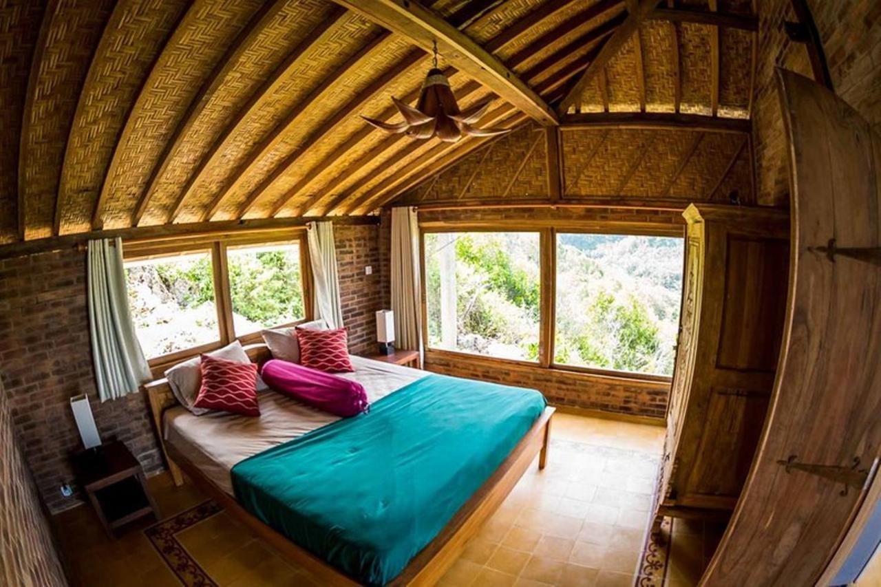 Batu Hill Villa Watukarung Buitenkant foto