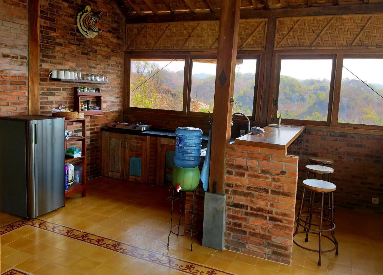 Batu Hill Villa Watukarung Buitenkant foto